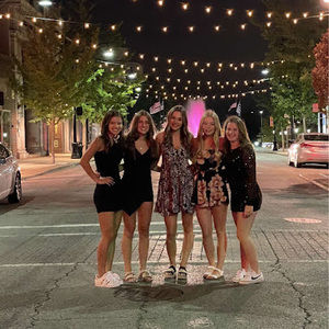 Meet your Posher, Ella